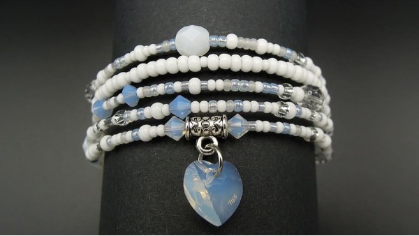 jewelry-bracelet-beads-white